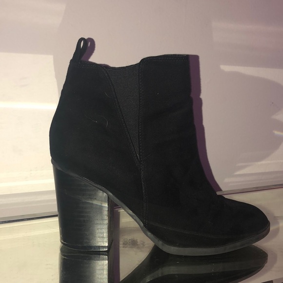 Black heeled boots - Picture 1 of 1